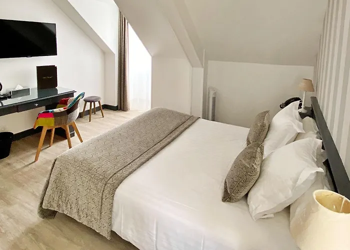 Grand Du Luxembourg & Hotel Bayeux